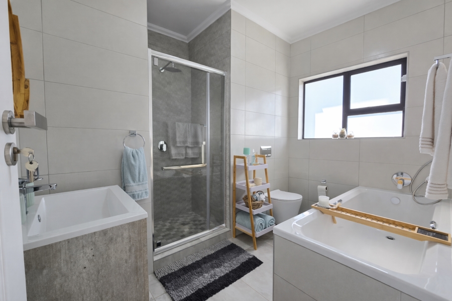 3 Bedroom Property for Sale in Everglades Estate North West